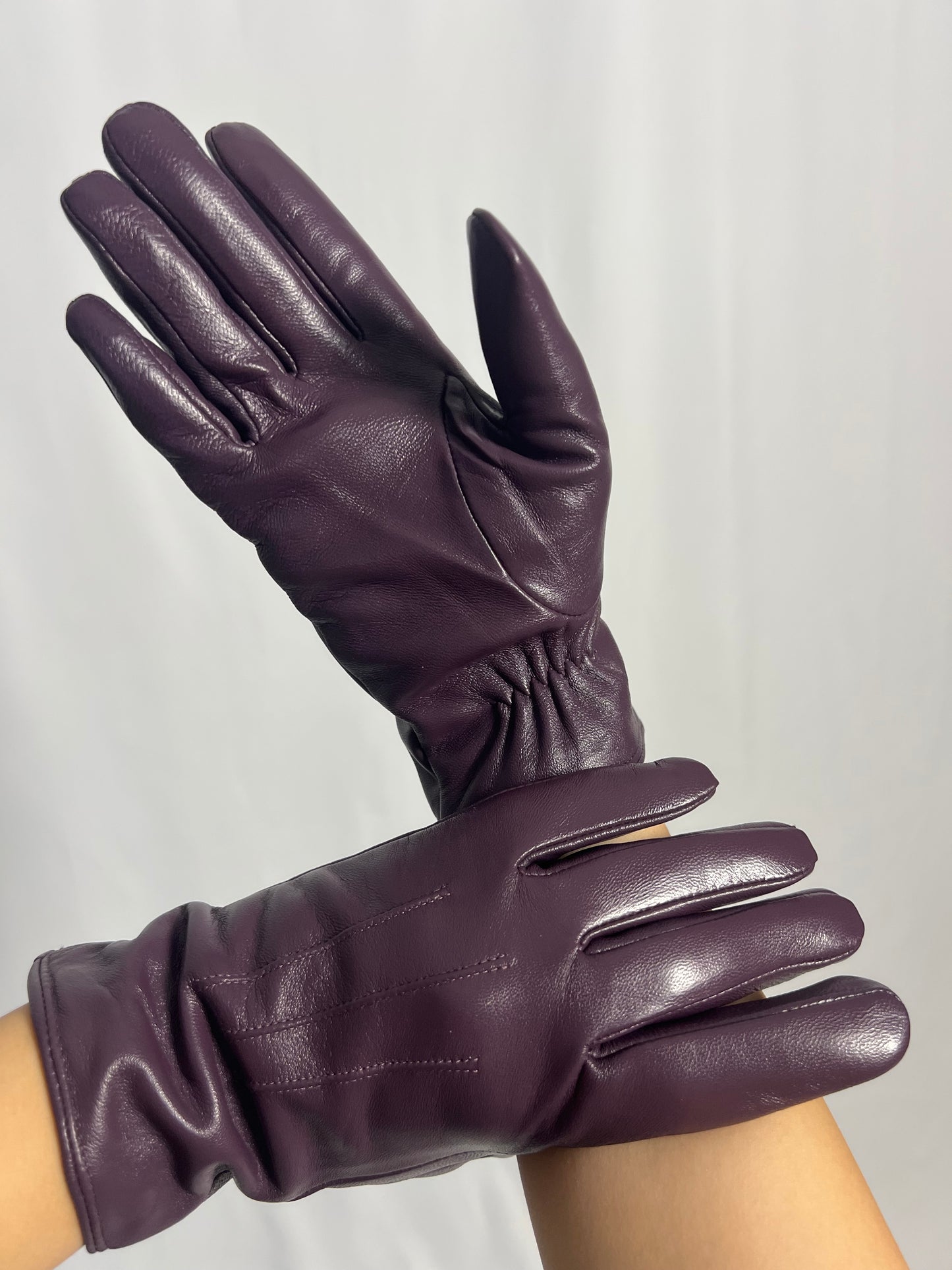 Burgundy faux leather gloves